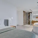 House - Modern In Tenerife, Spain וילה